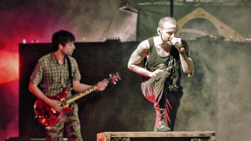 Бен на сцене с Linkin Park