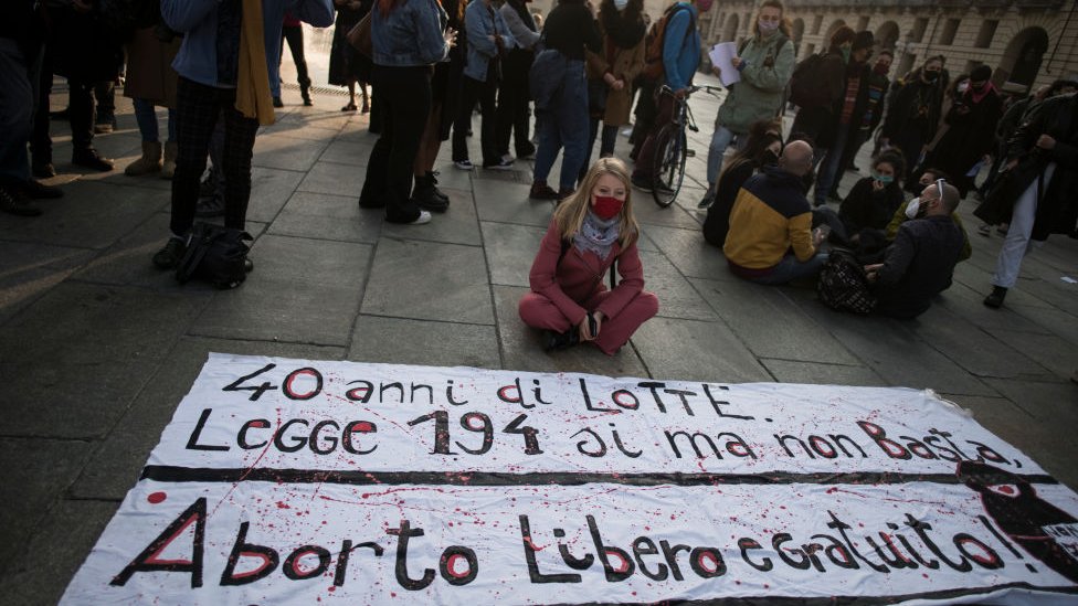Protesta a favor del aborto en Italia