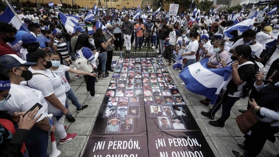 Exiliados nicaragüenses en San José, Costa Rica, contra las elecciones de su país