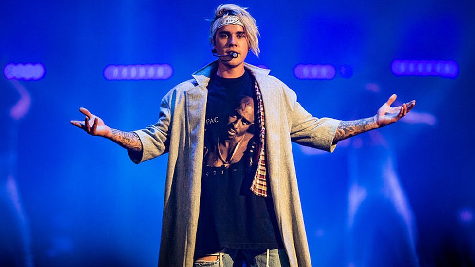 Джастин Бибер выступает во время мирового турне Purpose World Tour 2016 в Staples Center в марте в Лос-Анджелесе