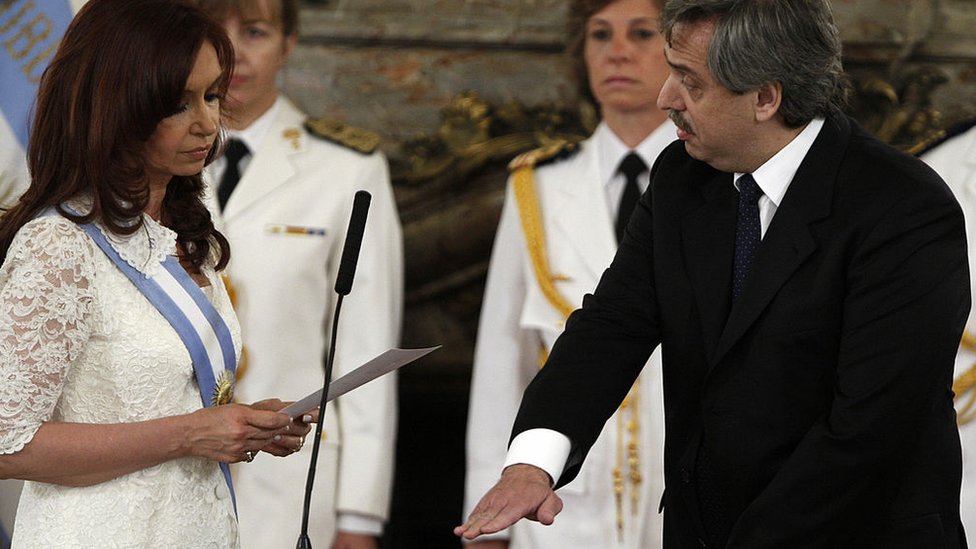 Alberto Fernández jura como ministro en la primera presidencia de Cristina Fernández.