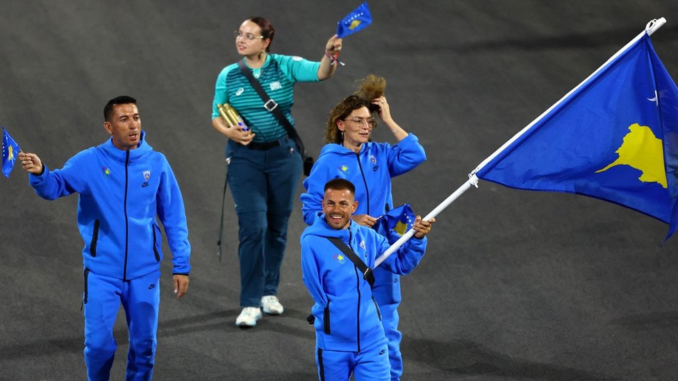 Tim Kosova na otvaranju Paraolimpijskih igara u Parizu