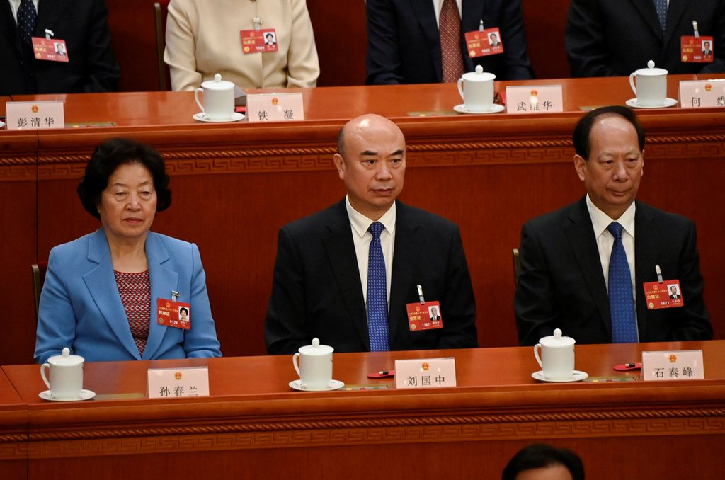 60歲的劉國中（中）在此次"兩會"上晉升副總理。他預計將接替孫春蘭（左），主管衛生工作。