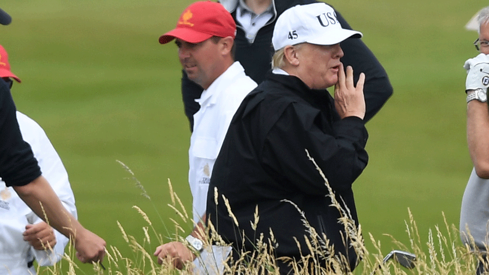 Donald Trump jugó golf en Turnberry, el complejo turístico que compró en 2014. Donald Trump