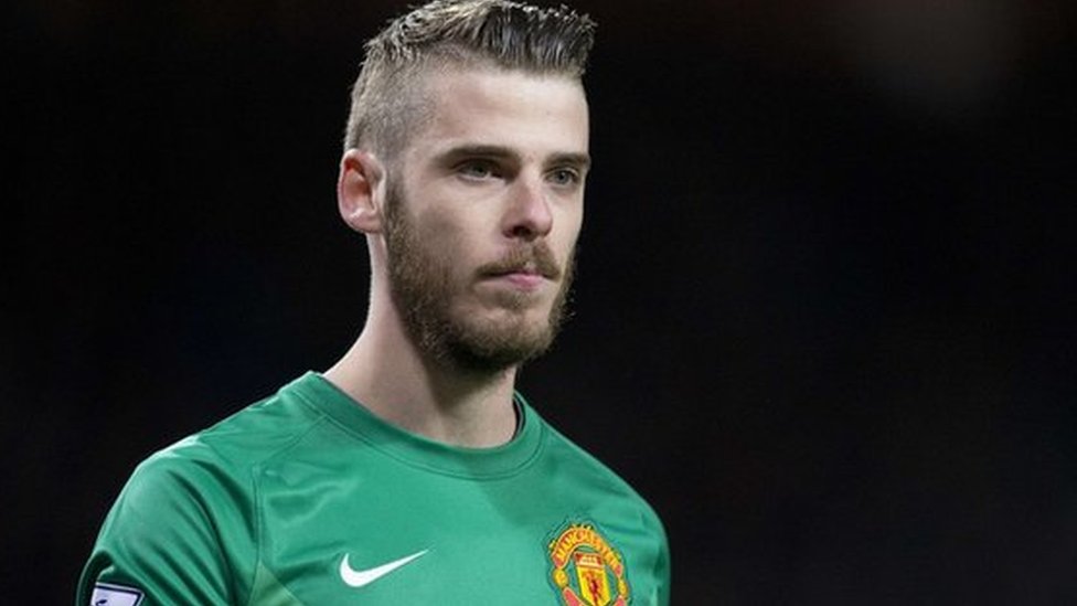 Manchester United goalkeeper renews contract - CBBC Newsround