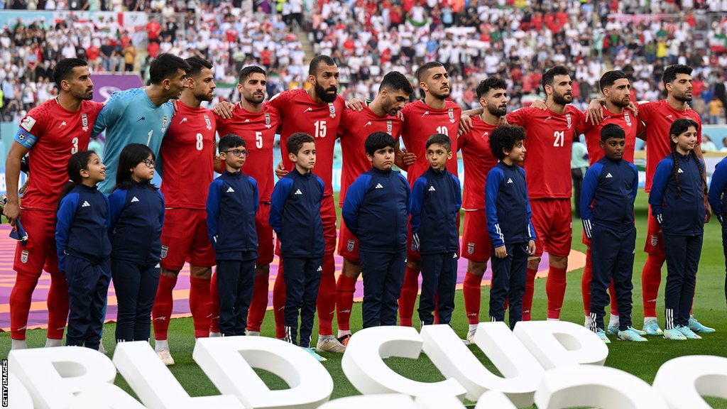 伊朗隊球員在賽前沒有開口唱國歌