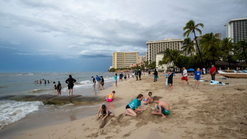 Tropical Storm Calvin sideswipes Hawaii