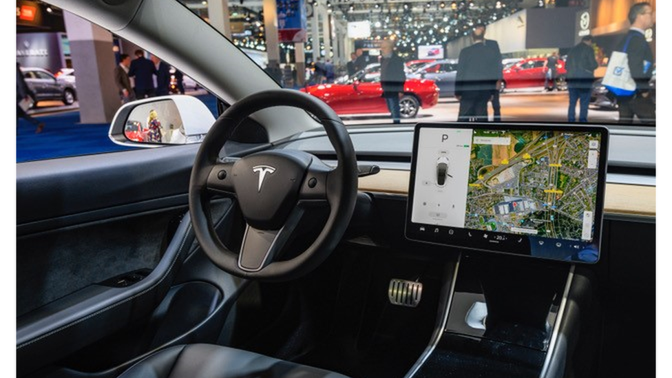 US safety body to probe Tesla on in-car gameplay