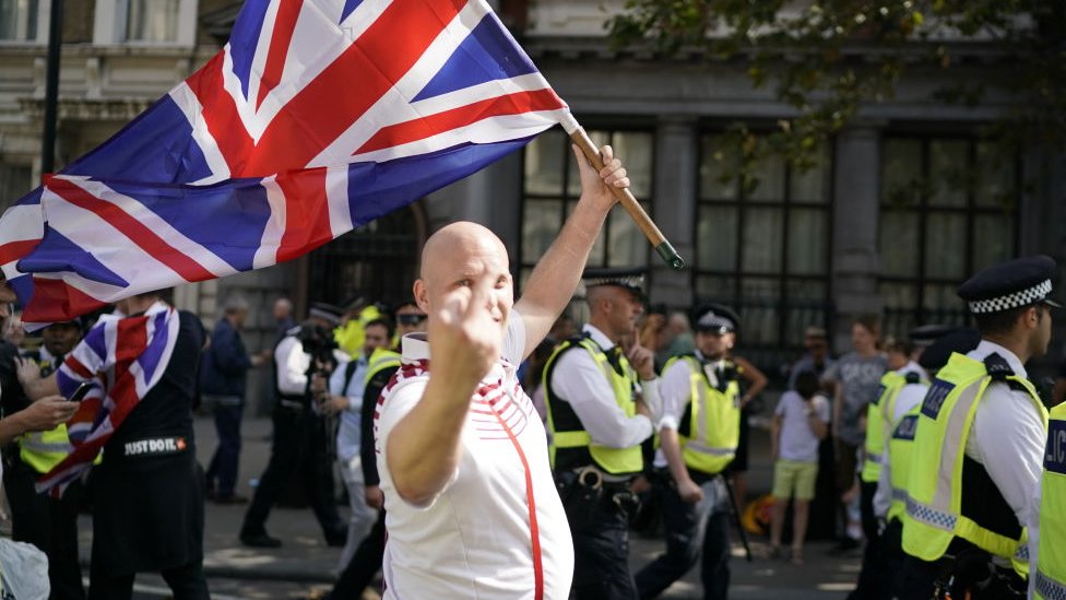 Brexit yanlıları da yürüdü