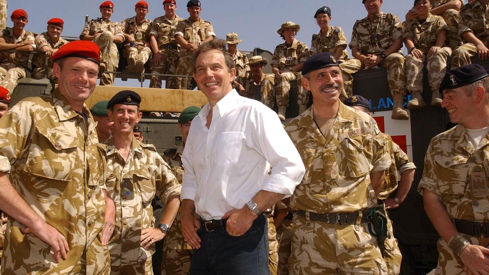 Тони Блэр на встрече с войсками в Ираке в мае 2003 г.