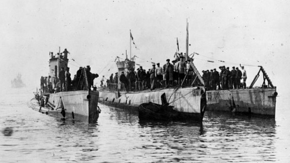 harwich-ww1-u-boat-surrender-marked-with-willow-model-bbc-news