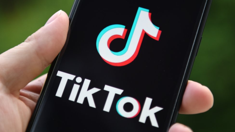 Tiktok Cambridgeshire Police Officers Warned Over Offensive Videos 