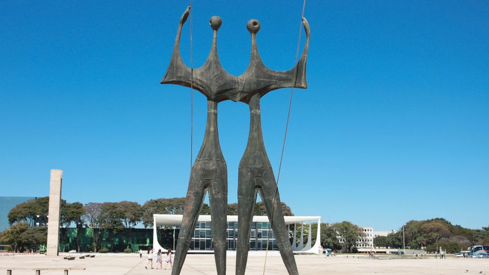 Imagen de la plaza del Supremo Tribunal de Brasil en Brasilia.