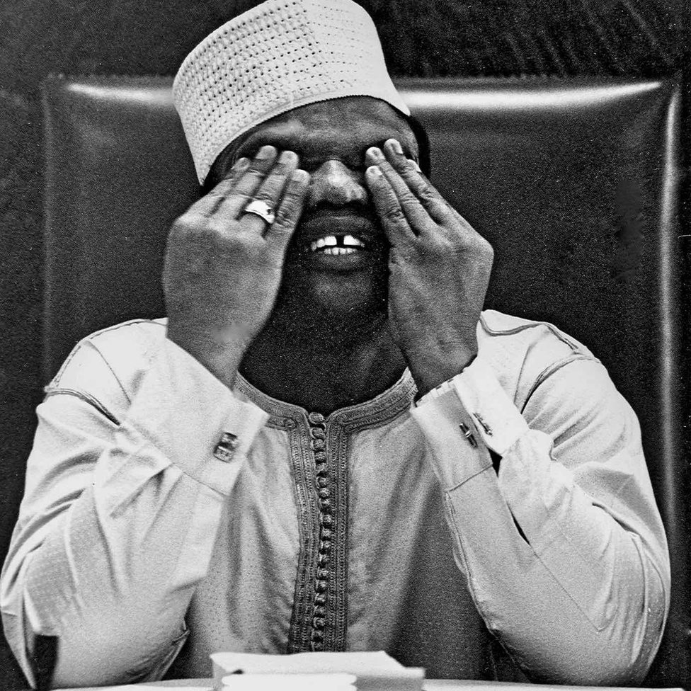 Фотография Сунми Смарт-Коула, озаглавленная: «Президент Ибрагим Бабангида» - 1985 год, на которой запечатлен человек, который принял власть в результате военного переворота 1985 года в Нигерии |