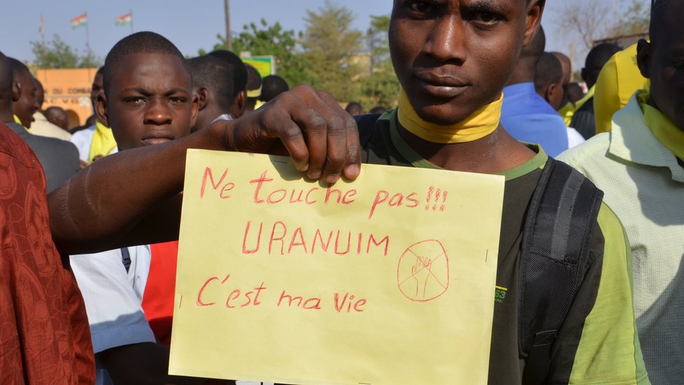Niger 'cleared' over Areva uranium deal - BBC News