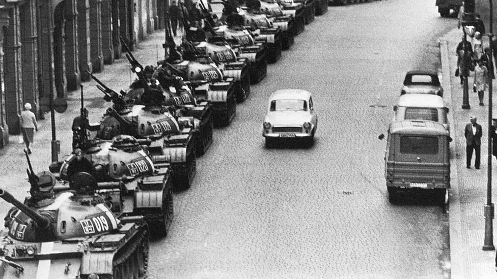 Se estima que más de 4.500 tanques de países del Pacto de Varsovia fueron movilizados para invadir Checoslovaquia.
