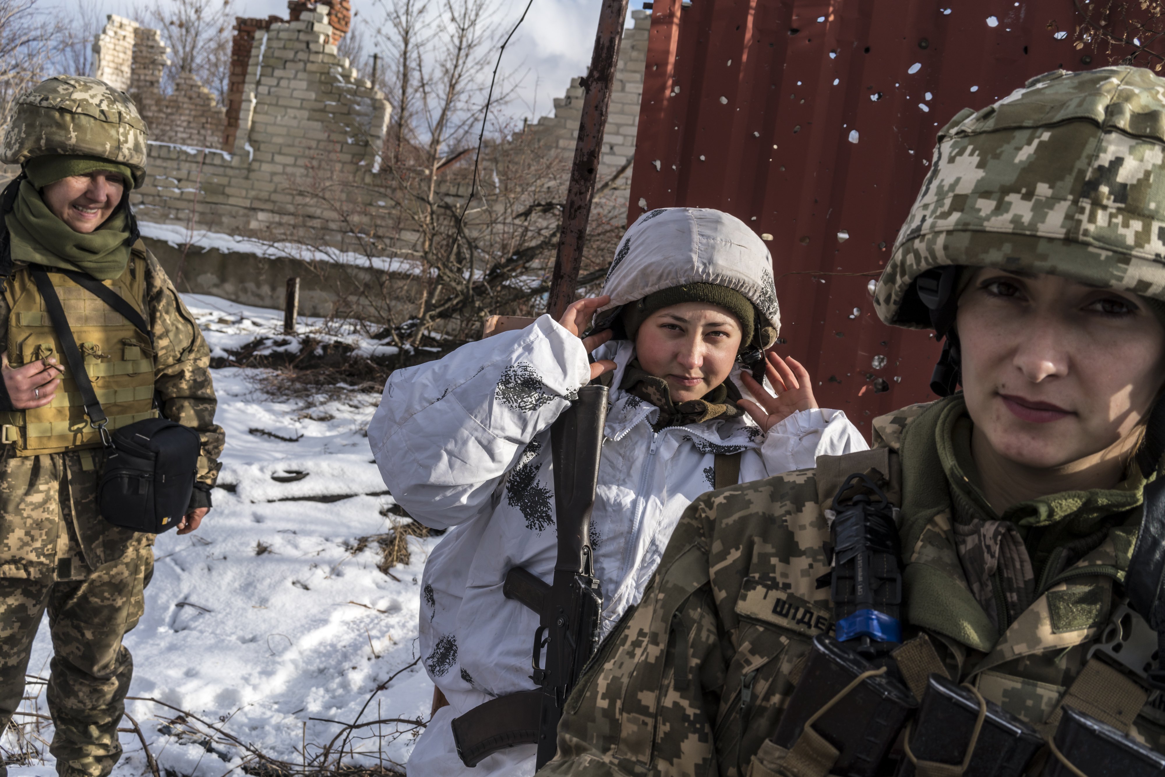 Ukrainian female soldiers on the front line