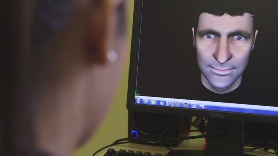 Los pacientes establecen una conversación a tres con el avatar y el terapeuta. (Foto: King's College London) Imagen de un paciente hablando a uno de los avatares.