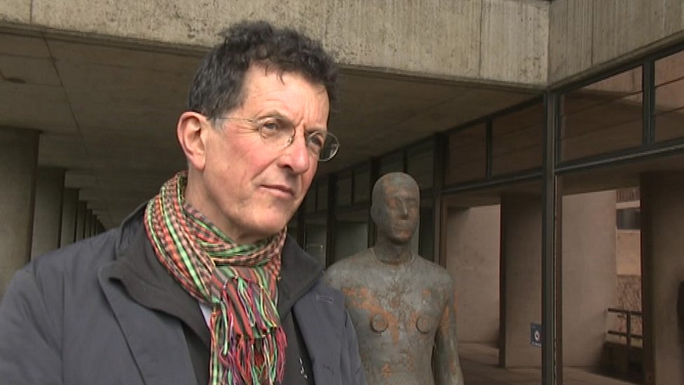 Gormley's sculpture unnerves students