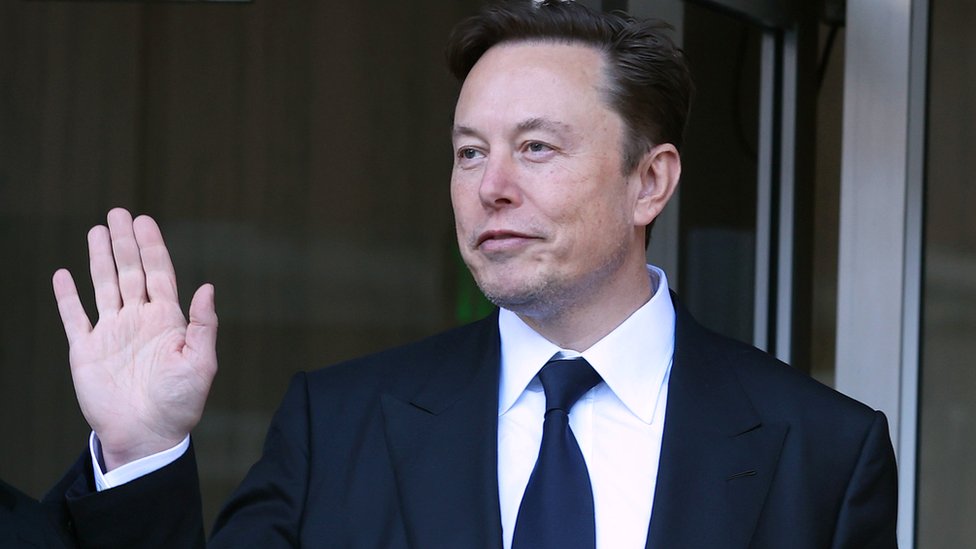 Elon Musk: Twitter boss announces blue tick shake-up