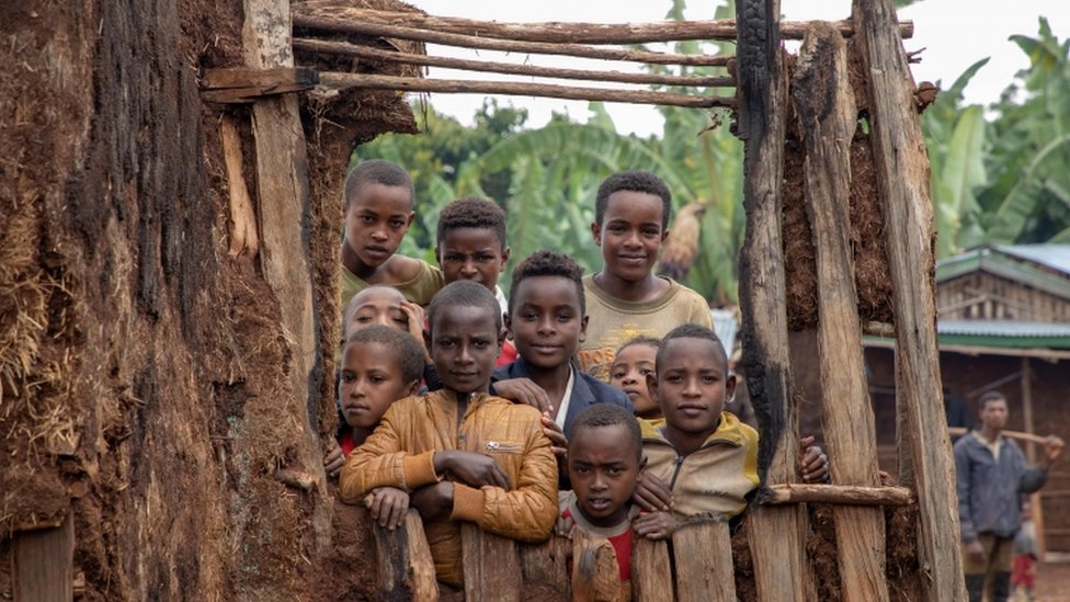 Etiyopya'daki etnik çatışmalar nedeniyle yerlerinden olmuş çocuklar
