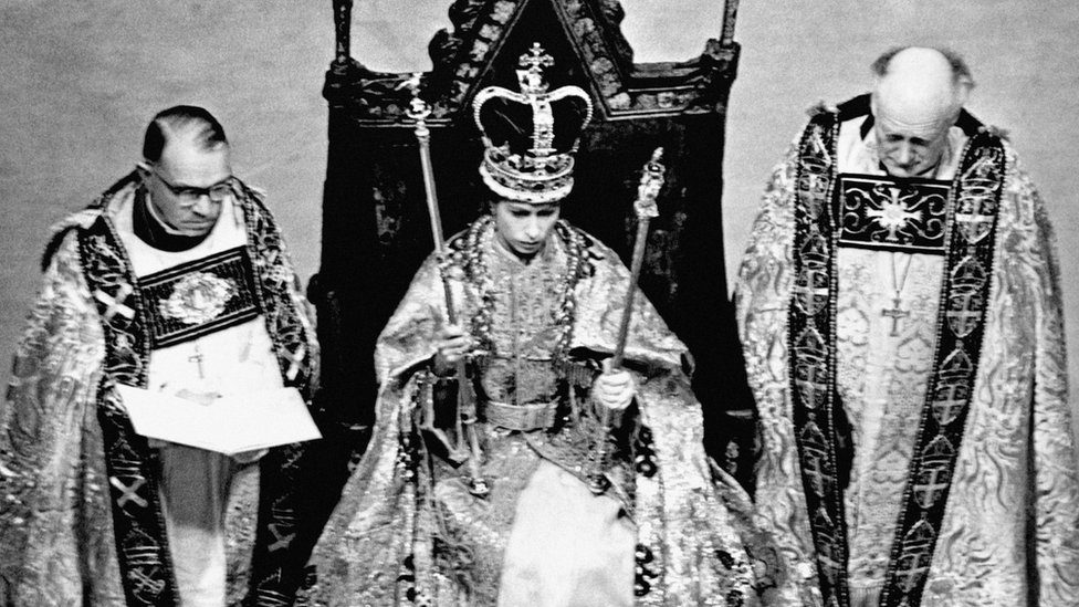 Isabel II a los 27 años cuando fue coronada.