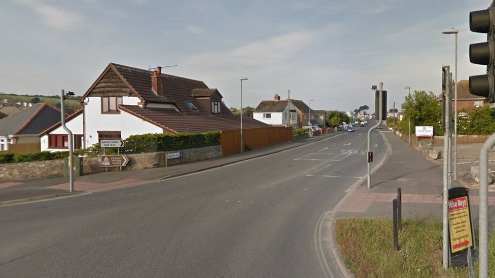 Pedestrian dies in Weymouth lorry crash BBC News