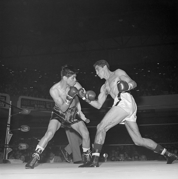 Éder Jofre durante uma luta contra o mexicano Eloy Sanchez