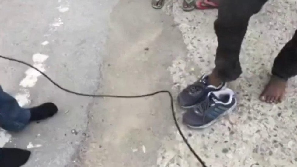 Coronavirus outbreak: Reporter's gift of shoes to migrant goes viral