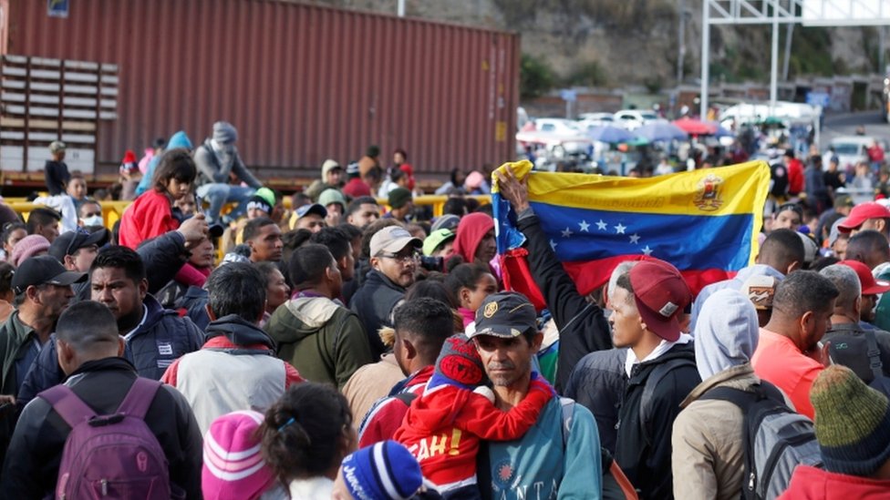 Venezolanos en la frontera entre Colombia y Ecuador