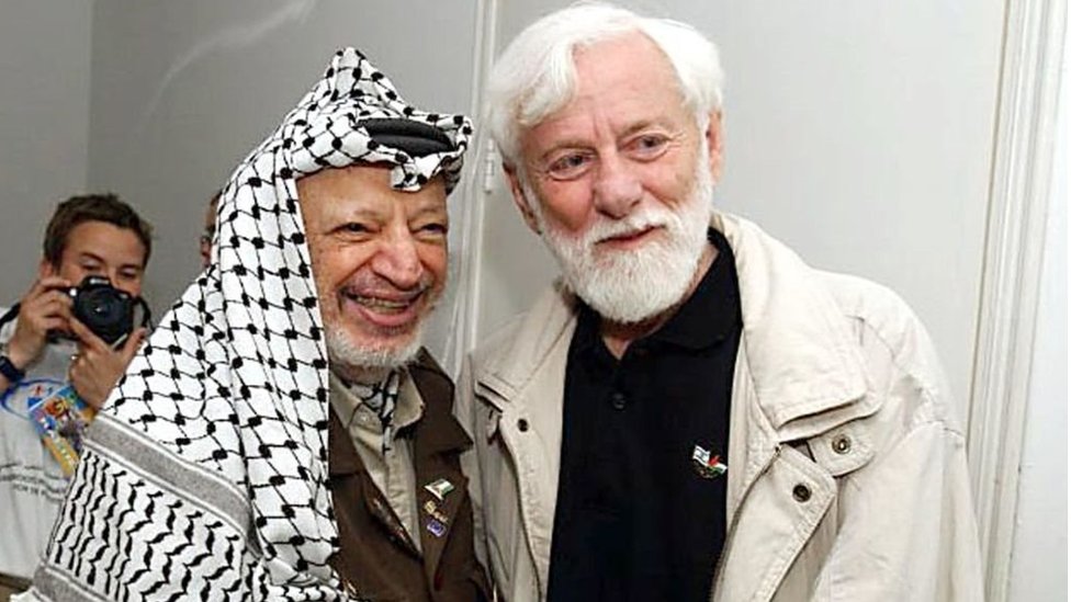 أوري أفنيري والرئيس الفلسطيني الراحل ياسر عرفات