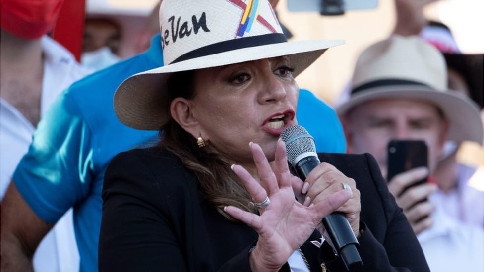 Honduran presidential candidate Xiomara Castro, from the Libertad y Refundacion (Libre) party and wife of the country's former president Manuel Zelaya, speaks during the closing of her campaign in the city of San Pedro Sula, Honduras, 20 November 2021