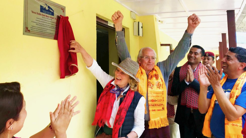 Дуг Скотт и его жена Триш открывают школу в Непале
