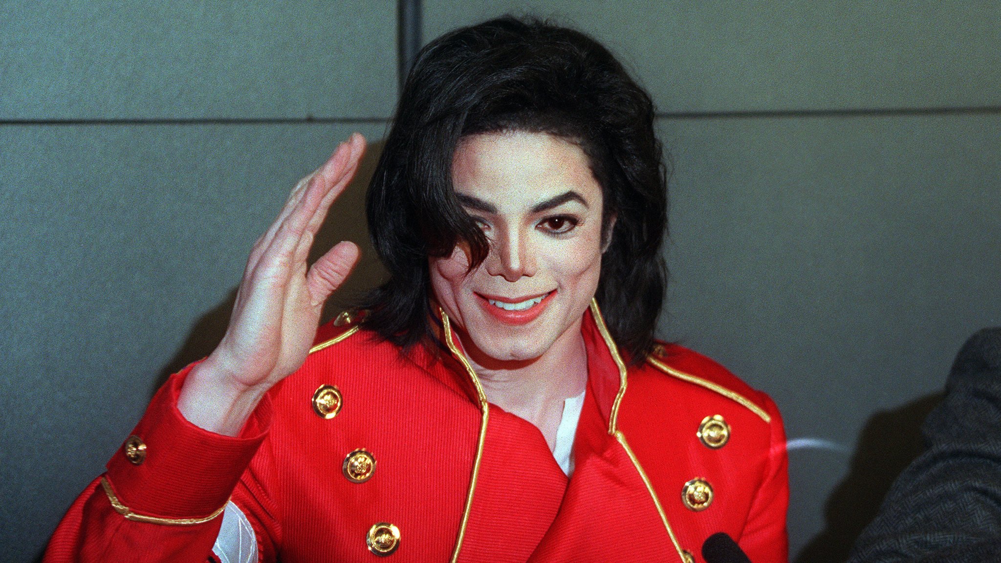 Sony buys out Michael Jackson music venture stake - BBC News
