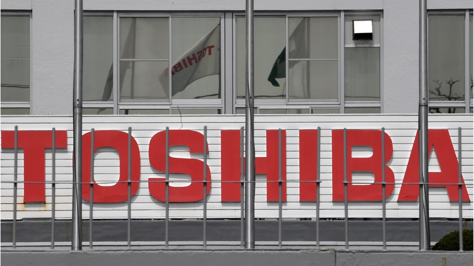 Логотип Toshiba