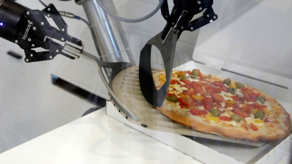 The pizza-making robot and other news