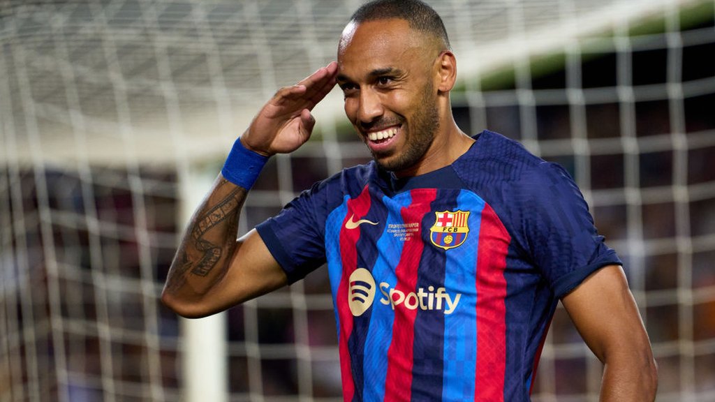 Chelsea sign forward Pierre-Emerick Aubameyang from Barcelona