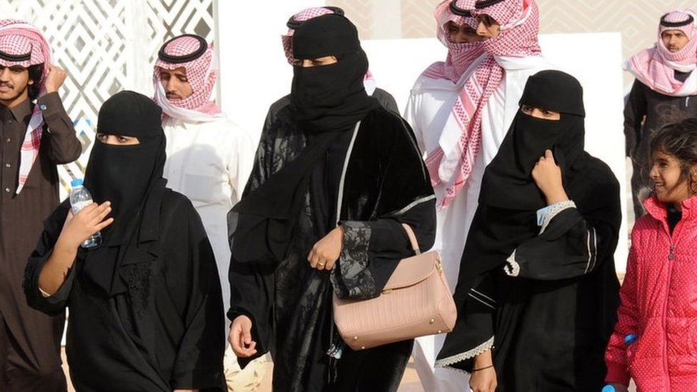 Mujeres saudíes con hiyab