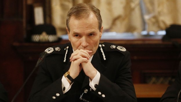 Sir Stephen House to quit as Police Scotland chief constable - BBC News