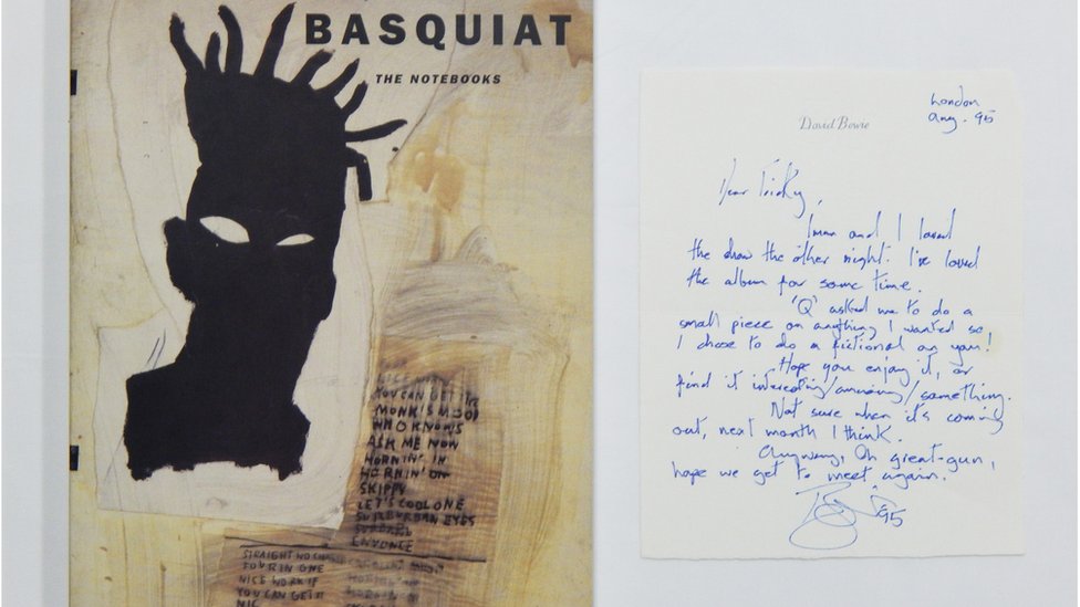 Изображение письма Дэвида Боуиса к Трикки и отрывок из книги Жана-Мишеля Баския «Блокнот»