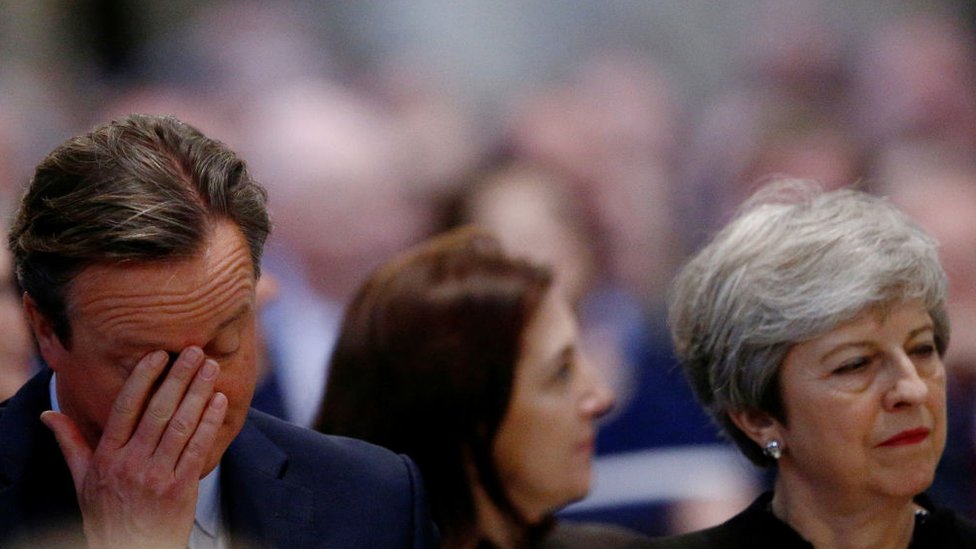David Cameron y Theresa May