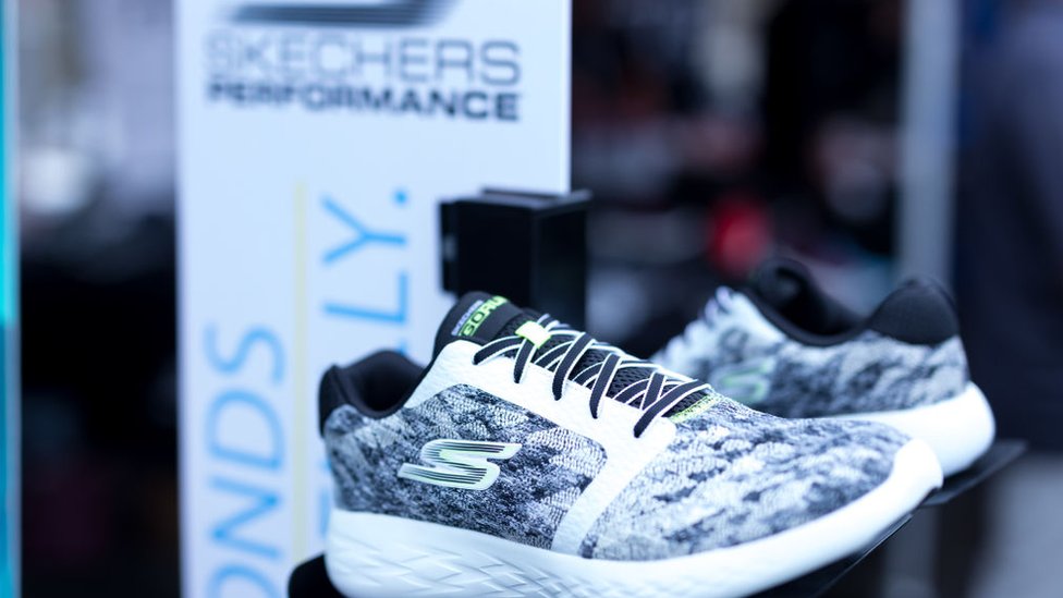 El secreto de Skechers, empresa que derrota a Adidas y Nike - La Opinión