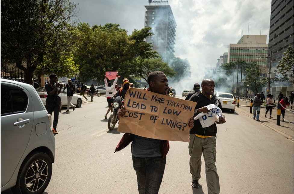 احتجاجات في العاصمة الكينية نيروبي على قرار الحكومة رفع الضرائب