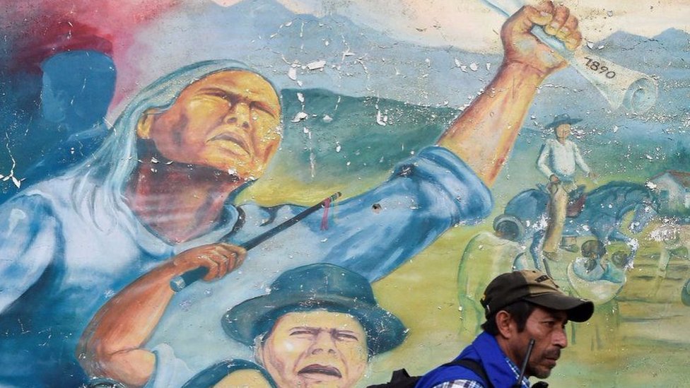 Los activistas dicen que no abandonaran la lucha por las amenazas. Los activistas dicen que no abandonaran la lucha por las amenazas.