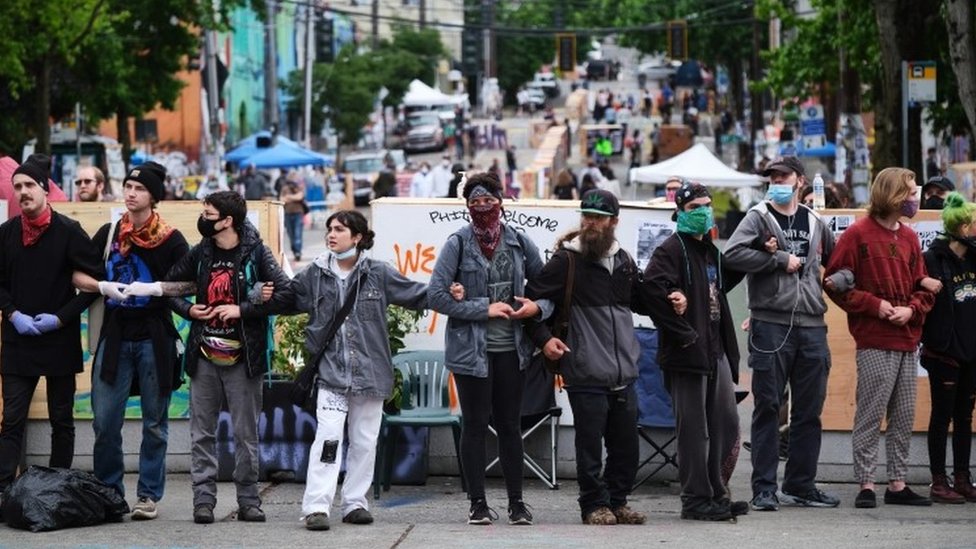 Seattle to end police-free protest zone after shootings