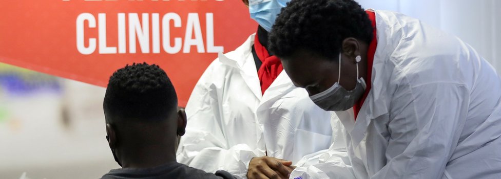 Güney Afrika'da bir aşı kliniği