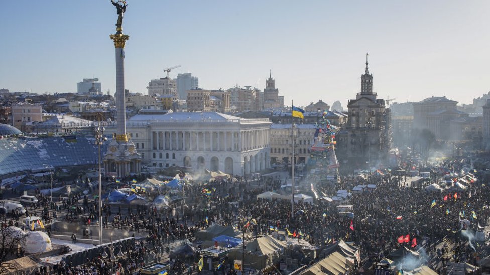Plaza de la Independencia de Kiev durante el terremoto político de 2014.