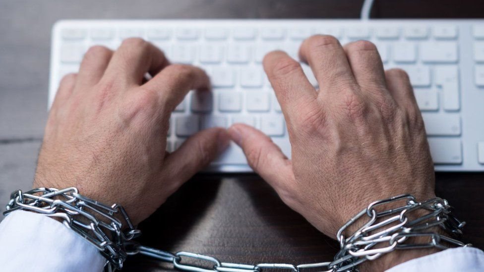 السلطات المصرية تلقي القبض على عشرات المعارضين والنشطاء والصحفيين