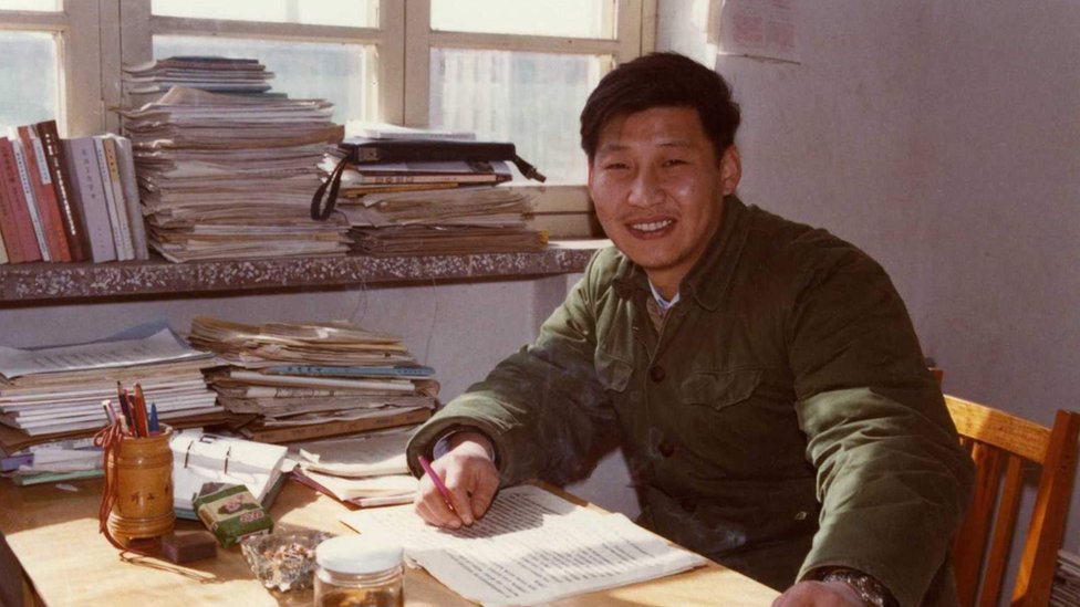 Xi Jinping, el hombre que vivió en una cueva y se convirtió en el líder de  China, el segundo presidente más poderoso del mundo - BBC News Mundo