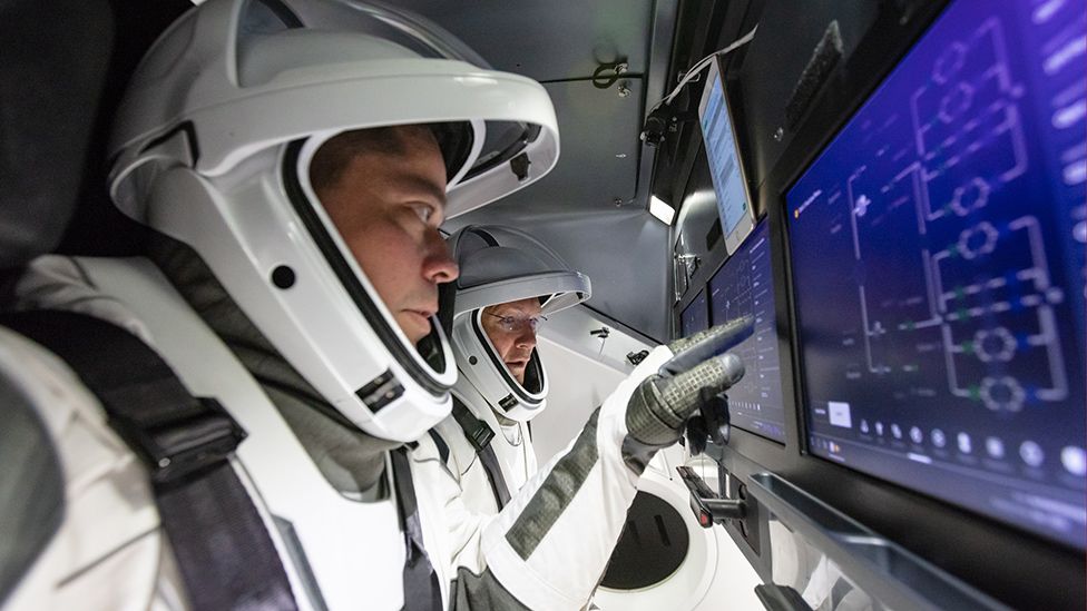 Астронавты будут пробегать манекен, чтобы подготовиться к запуску, даже забравшись в свою капсулу